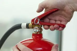 Un stingător pentru fiecare locuinţă. Iniţiativa îi aparţine unui senator
