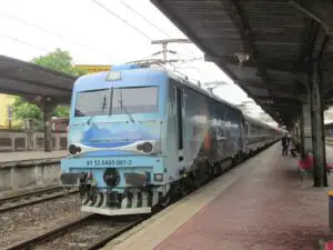 Premieră absolută în România: Un tren circulă cu 160 km/h pe oră!