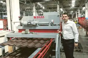 Milionarul care pune țiglă peste țiglă și ban peste ban