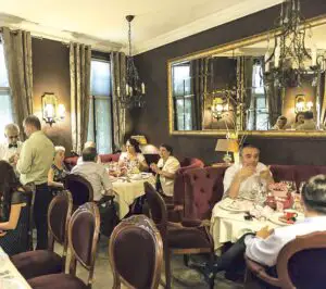 O afacere cu gust pentru gurmanzi, în Micul Paris
