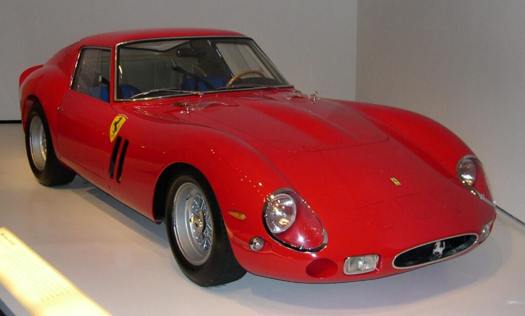 Un Ferrari GTO din 1962 a fost vândut pentru 34 de milioane de dolari