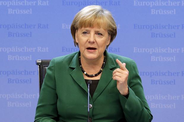 Der Spiegel: Dacă euro se prăbușește, la fel se întâmplă și cu mandatul de cancelar al lui Merkel