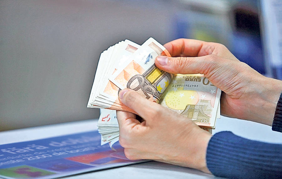 Un număr de 225 de bănci au luat de la BCE credite ieftine în valoare de 82,6 miliarde euro