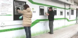 Puteţi obţine o REDUCERE la HIPERMARKET dacă aduceţi pentru reciclare peste 10 tipuri de deşeuri. Cât primiţi pentru ele