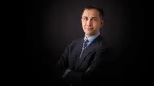 Propaganda prin “creștere statistică”, recesiunea tehnică pe bune și nevoia reală de scădere a CAS și TVA