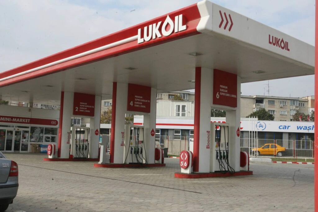 Lukoil se retrage de pe piaţa din Estonia