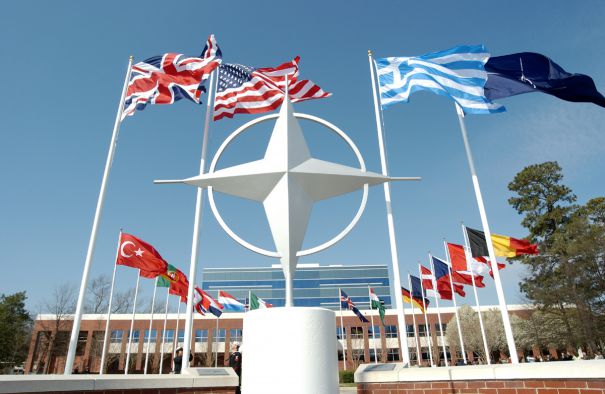NATO, gata să-şi întărească asistenţa pentru Ucraina în faţa ‘agresiunii ruse’
