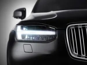 REVOLUŢIE în lumea auto. Se lansează cel mai SIGUR automobil din lume