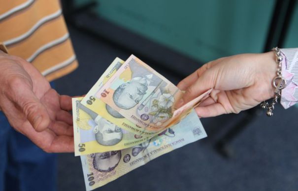 Cum au fost obligate cele mai multe firme din România să crească salariile