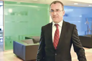 Finanţele au găsit un nou tip de clădiri pe piaţa românească: turbinele eoliene!