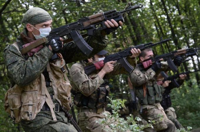 Lupte grele în estul Ucrainei! Tiruri de artilerie intense la Doneţk