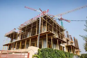Familia Anghel construieşte cel mai mare bloc de lux post-criză