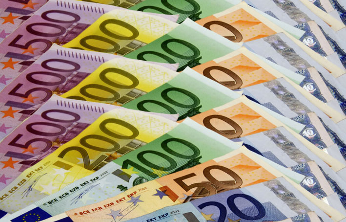 Cât va fi CURSUL LEU-EURO în 2015