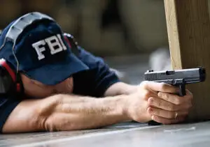 FBI in alertă! Agentii federali au percheziţionat locuinţa unui colaborator al administraţiei americane, considerat „al doilea Snowden”
