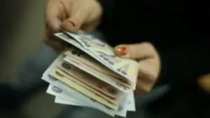 BNR: Creditele pentru populaţie şi firme au scăzut cu 0,2% în septembrie, la 213 miliarde lei