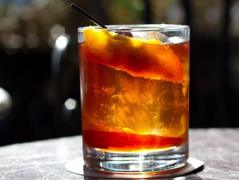 10 cocktailuri celebre cu whisky