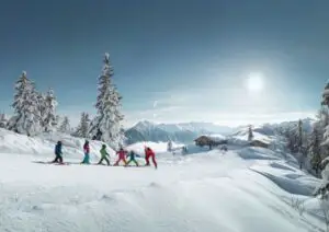 S-a lansat sezonul de schi în Alpi. Austriecii așteaptă mai mulți turiști români