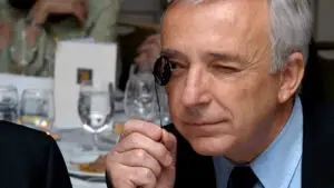 Isărescu despre scăderea investiţiilor publice: Bătălia cu corupţia are rostul ei
