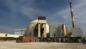 Rusia şi Iranul au semnat un acord pentru construirea a două reactoare nucleare ruse la Bushehr