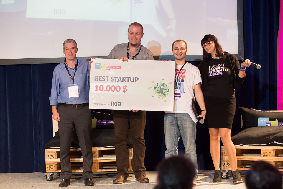 Axosuits, startup care dezvoltă exoscheleţi pentru persoanele cu dizabilităţi, câştigă How to Web Startup Spotlight 2014