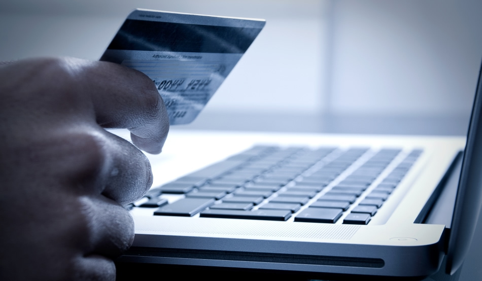 GHID DE BLACK FRIDAY: ATENŢIE la riscurile cumpărăturilor online!