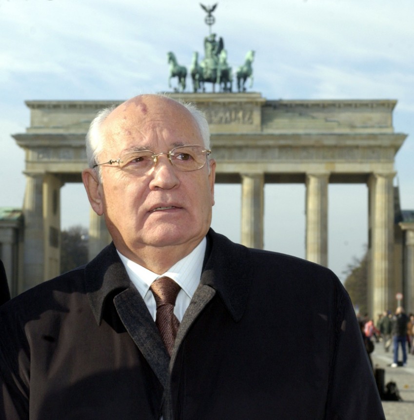 Gorbaciov va apăra poziţia lui Putin la întâlnirea cu Merkel de la Berlin