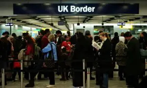 Tot mai mulți români şi bulgari lucrează în Marea Britanie