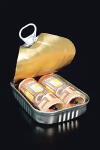 CAMPANIE CAPITAL: Scade taxa, dar evaziunea rămâne. Cine este de vină?