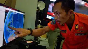 Zona de căutare a avionului companiei AirAsia a fost extinsă