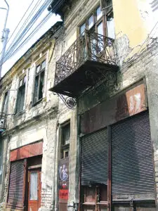 Demolările ilegale, miză de sute de milioane de euro