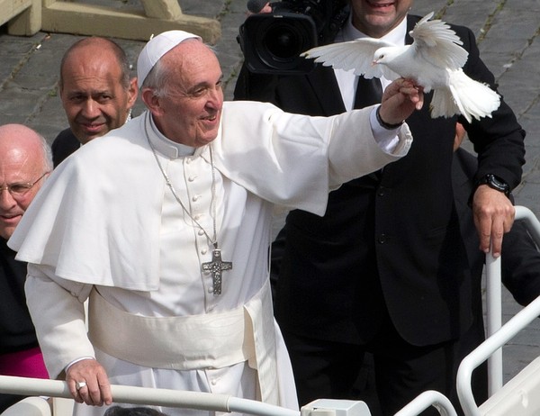 Papa Francisc redă Vaticanului greutate pe scena internaţională prin succesul reconcilierii SUA-Cuba