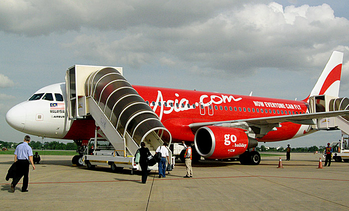 Compania aeriană al cărei avion a dispărut este cel mai mare transportator low cost din Asia
