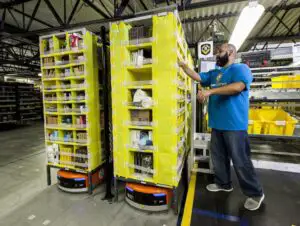 Compania care renunţă la angajaţi în favoarea roboţilor