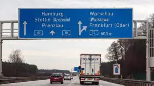 Germania impune salariu minim și transportatorilor din alte state membre