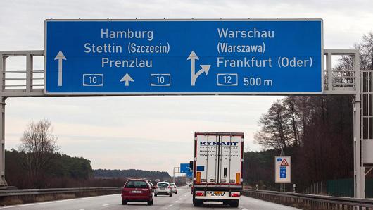 Germania impune salariu minim și transportatorilor din alte state membre