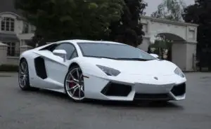 Şapte Ferrari şi trei Lamborghini, înmatriculate anul acesta în România
