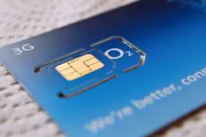 BT va anunţa curând dacă este interesat de cei mai mari operatori britanici de telefonie mobilă