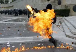 Haosul creat de alegerile din Grecia prăbuşeşte bursele din nou
