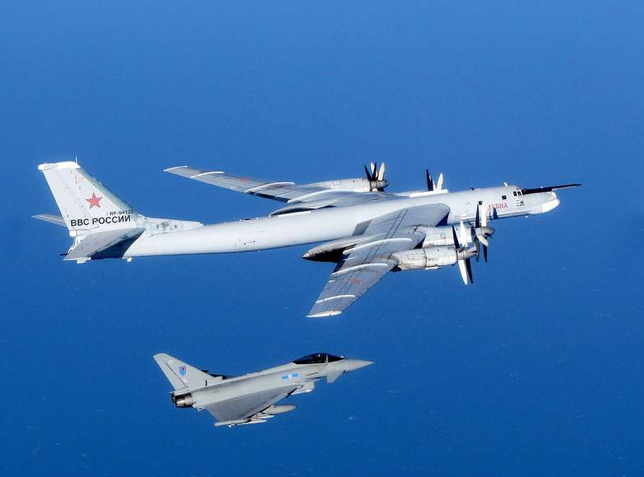 Alertă! Rusia a trimis numeroase avioane la frontierele NATO