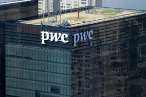 Economiştii PwC: Economia SUA îşi revine în forţă