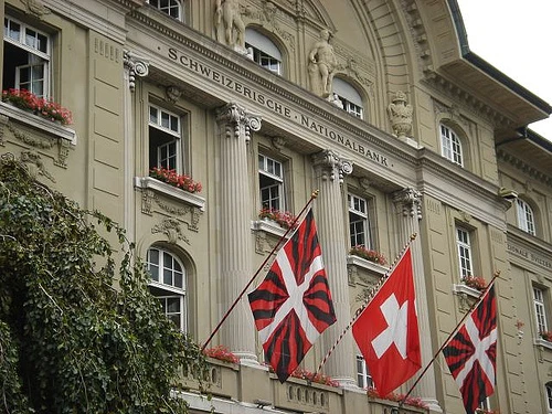 REVISTA PRESEI INTERNAȚIONALE – JUMĂTATE din Banca Naţională a Elveţiei este PRIVATĂ