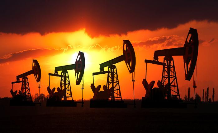 Prețul petrolului Brent cade sub 49 dolari, premieră a ultimilor șase ani