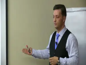 Chronax lansează un program de asistenţă pentru tinerii antreprenori (P)