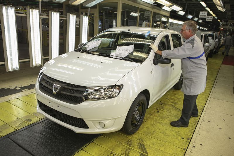 Profitul Renault a depăşit estimările în 2014 datorită majorării vânzărilor brandului Dacia