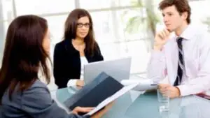 Compania de audit EY România va recruta 95 de absolvenţi