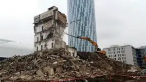 EXCLUSIV Sediul Romenergo a fost demolat. Se pregăteşte extinderea Promenada Mall
