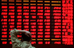 Evoluţii financiar-bancare şi bursiere – Bursele reacţionează faţă de ÎNCETINIREA creşterii economice a Chinei