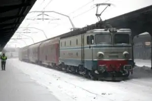 Cât te costă să mergi cu trenul de la București la Craiova. Ce operator e mai ieftin