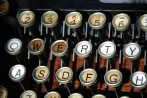 Cine a inventat tastatura QWERTY