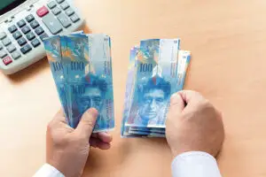 Soluţii pentru clienţii cu credite în franci elveţieni
